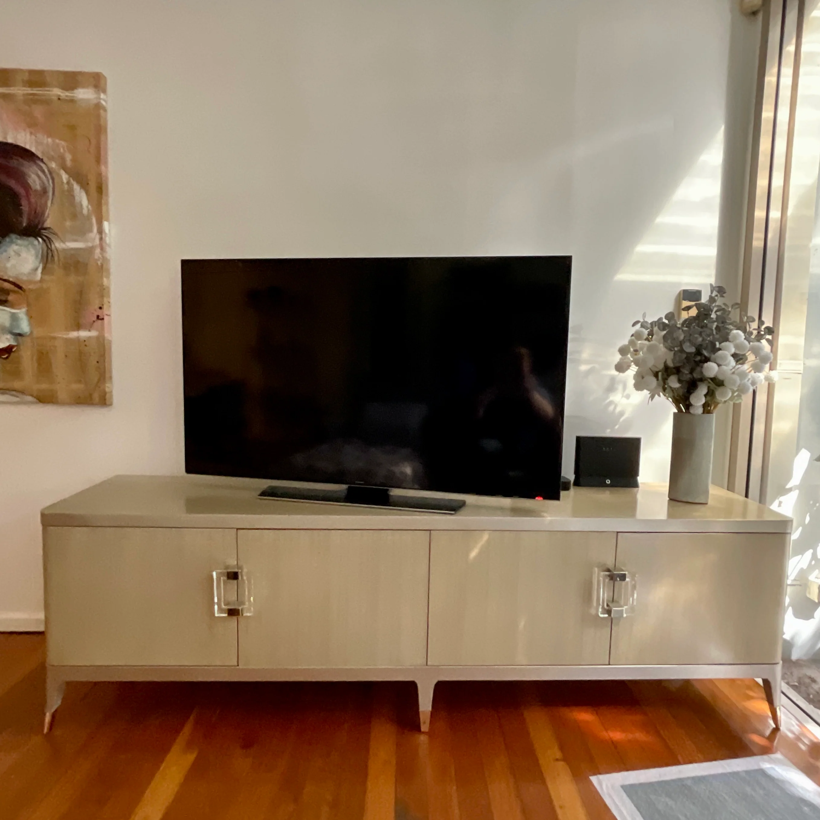 Pre-Owned Designer Living Room Furniture | Sofas, Tables & More